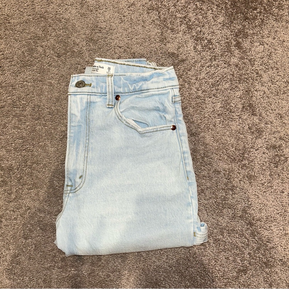 Abercrombie & Fitch Women’s High Rise 90s Straight Jeans
